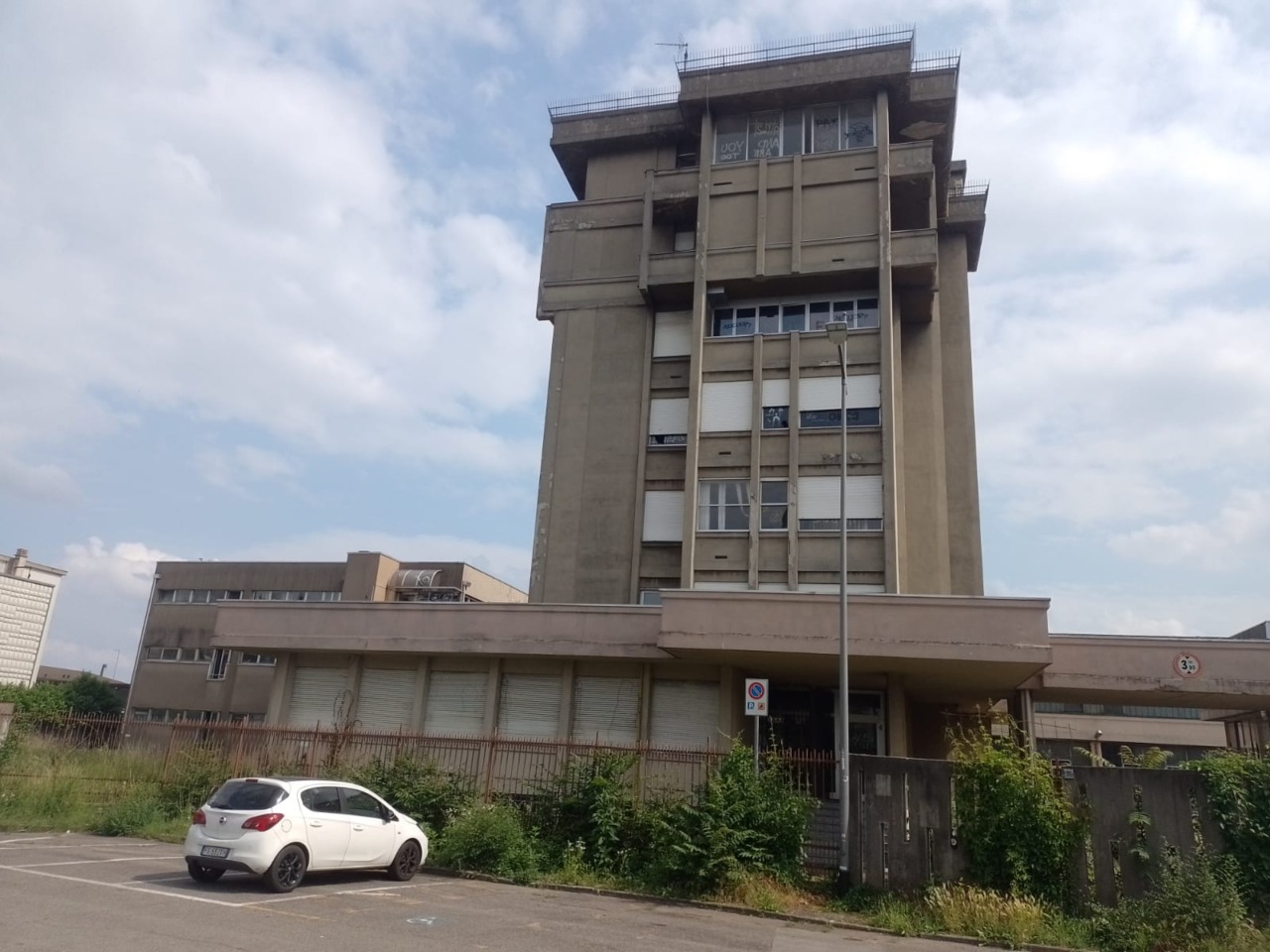 “No al piano attuativo per l’ex Signal Lux”