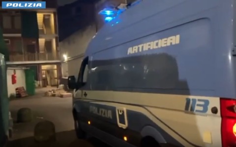 Fermato per spaccio di droga: nascondeva in box 72 chili di materiale pirotecnico