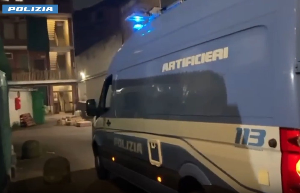 Fermato per spaccio di droga: nascondeva in box 72 chili di materiale pirotecnico