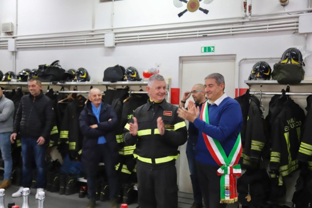 Il riconoscimento a Vittorio Gianella, che conclude il suo servizio dopo 37 anni