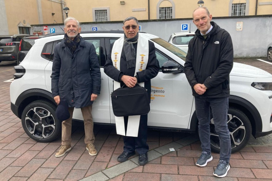 Una nuova auto per i volontari di Fili d’Argento