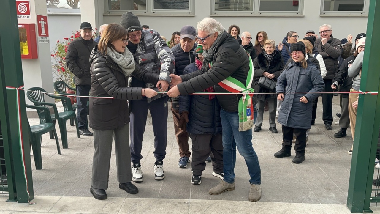 Taglio del nastro per il nuovo campo da bocce