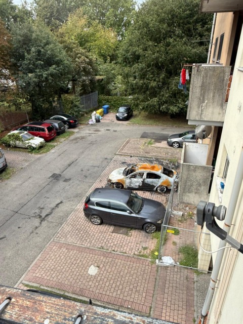 abbiategrasso, autoabbandonate-gruppo