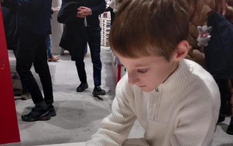 Gioele, il piccolo fumettista che conquista la Feltrinelli