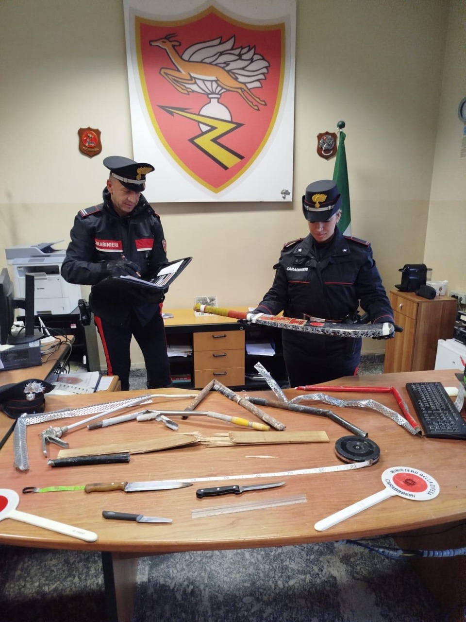 Maxi rissa per un posto letto: arrestate otto persone