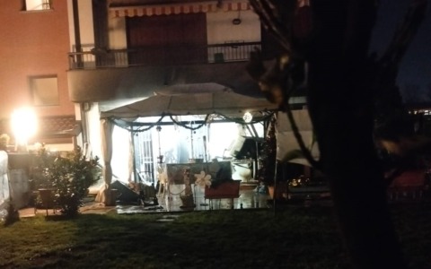 Incendio in una villetta, salvi i due anziani padroni di casa