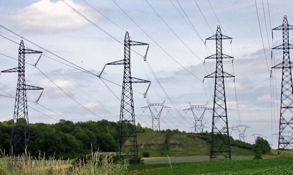 Serata per spiegare il potenziamento delle linee elettriche