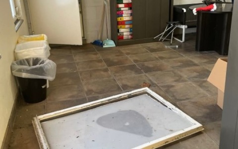 Vandali scatenati contro il Mast di via San Martino