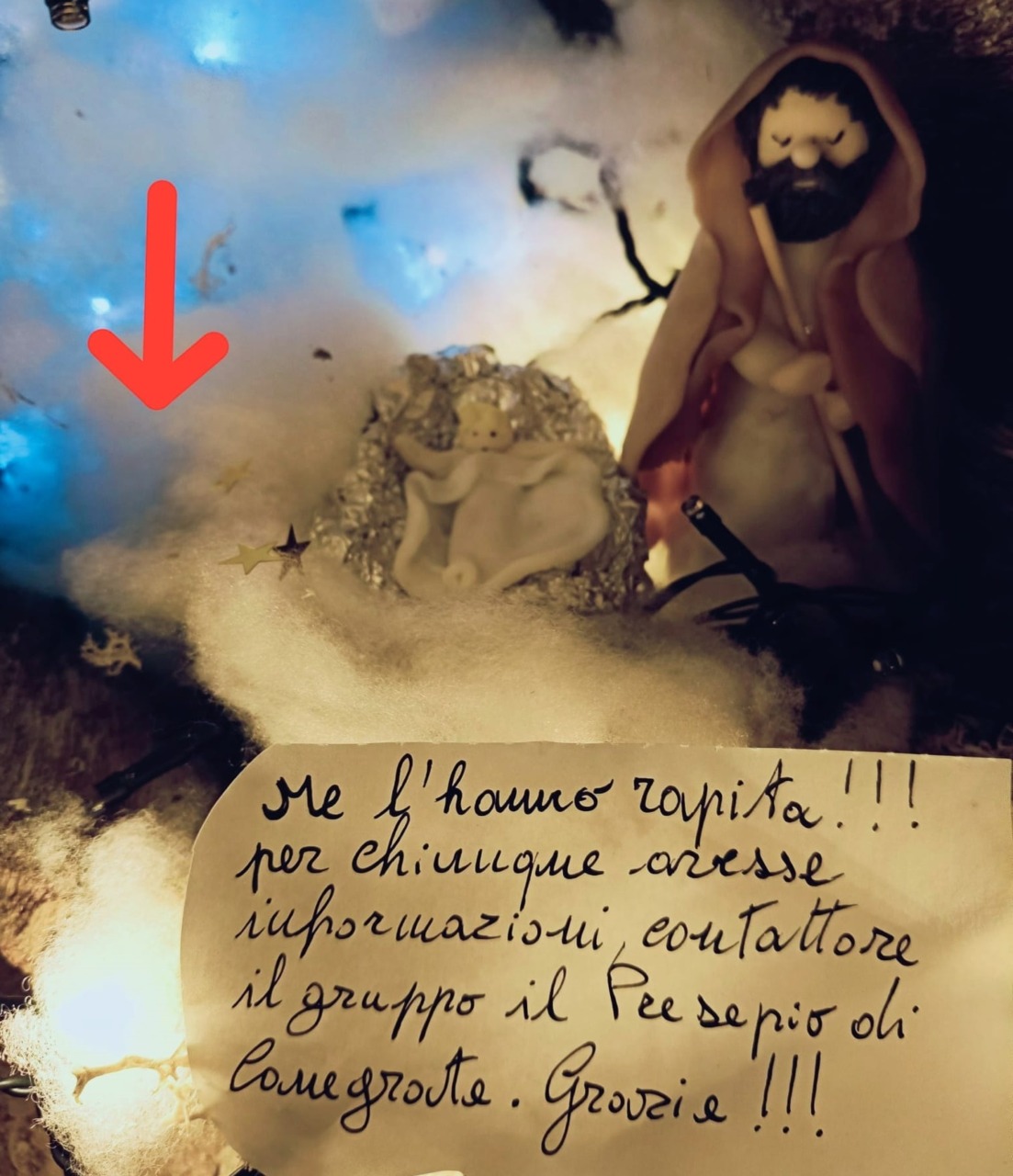 Rubata la statuina della Madonna, Giuseppe: “L’hanno rapita, chiunque avesse informazioni ci contatti!”