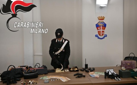 Truffa del finto Carabiniere: arrestate 21 persone, a capo del gruppo una nonnina di 96 anni