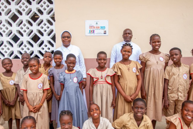 Grazie alla  Color run riqualificata la scuola Santa Cecilia di Cotonou