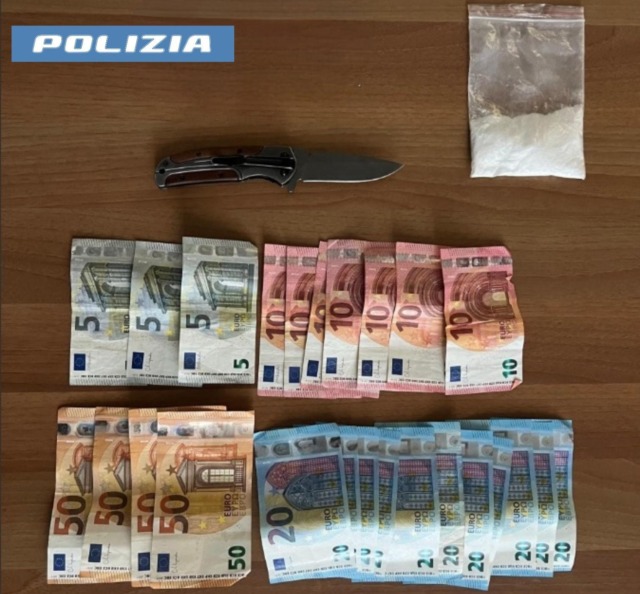 Milano- Polfer arma, droga e denaro