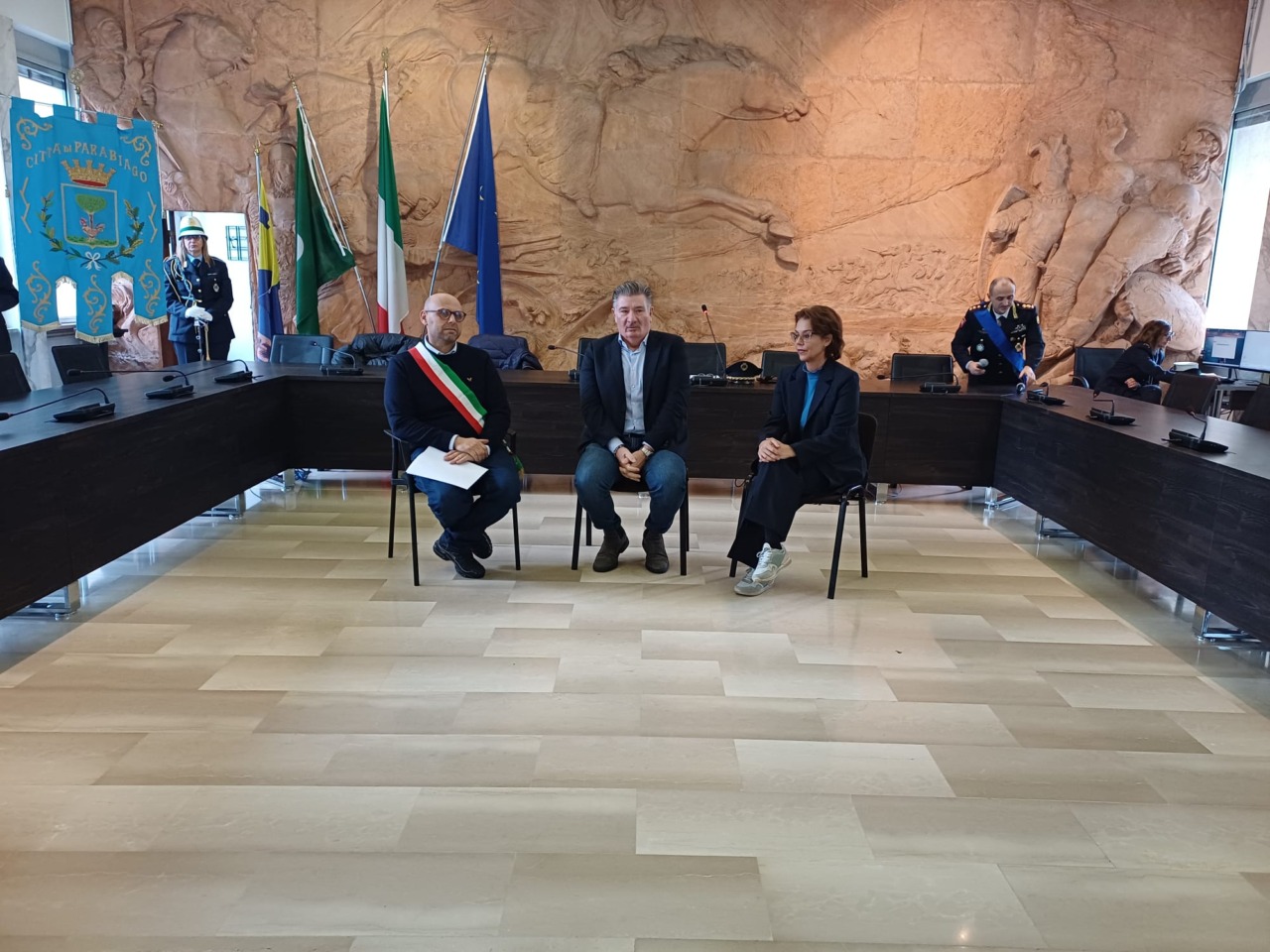 La testimonianza di un agente sopravvissuto e il giuramento dei nuovi operatori di Polizia Locale al centro della celebrazione di San Sebastiano