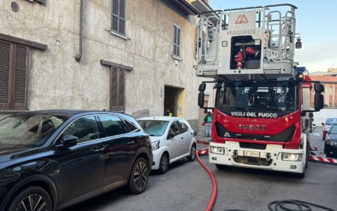 A fuoco la canna fumaria: intervengono i Vigili del Fuoco