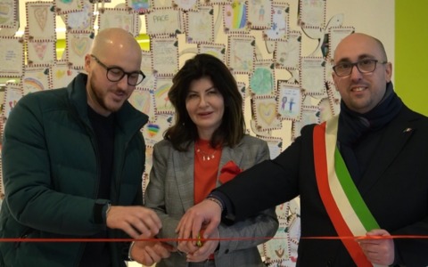 Inaugurata la mostra diffusa di “Coloriamo la Pace insieme”