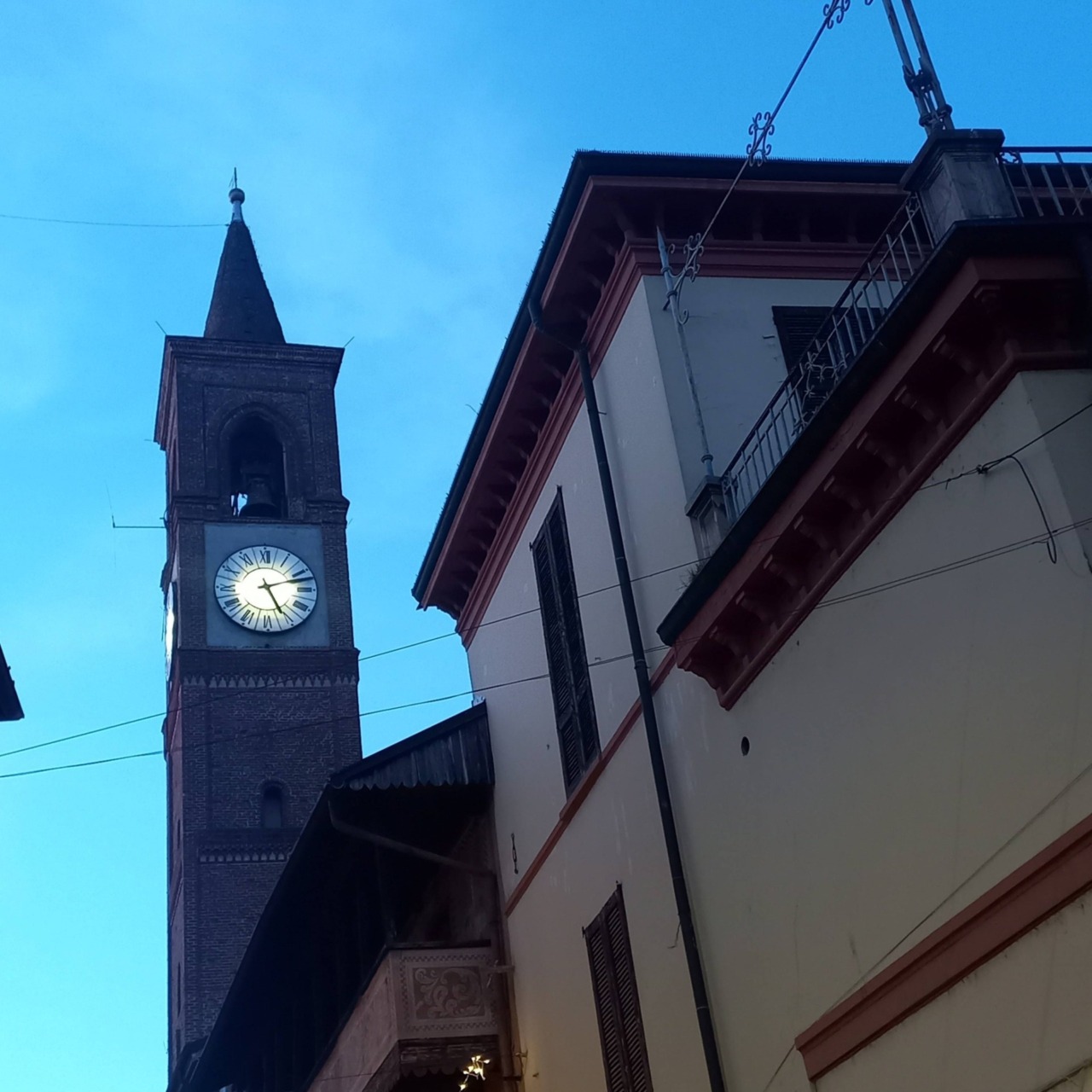 Torna a splendere l’orologio del campanile