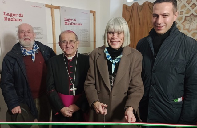 L’arcivescovo di Milano Mario Delpini ha inaugurato la mostra “Ribelli per amore – Sacerdoti nei lager nazisti e nella Resistenza rhodense”.