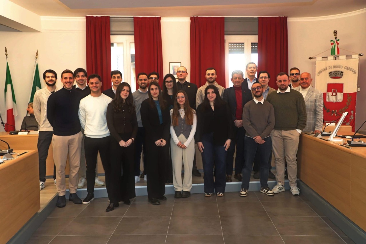 Premi di laurea a 16 giovani