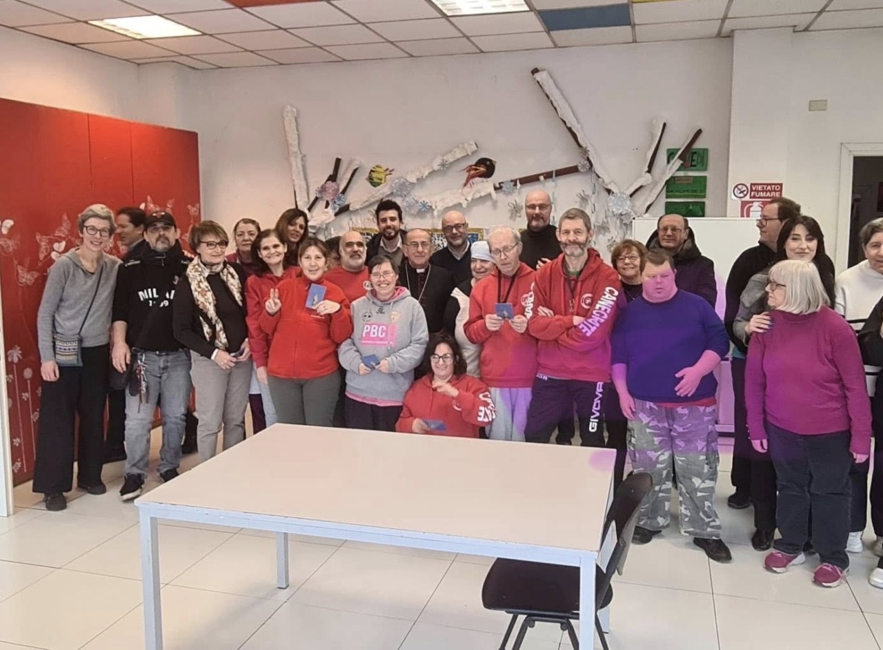 Monsignor Delpini in visita a “La città del sole”