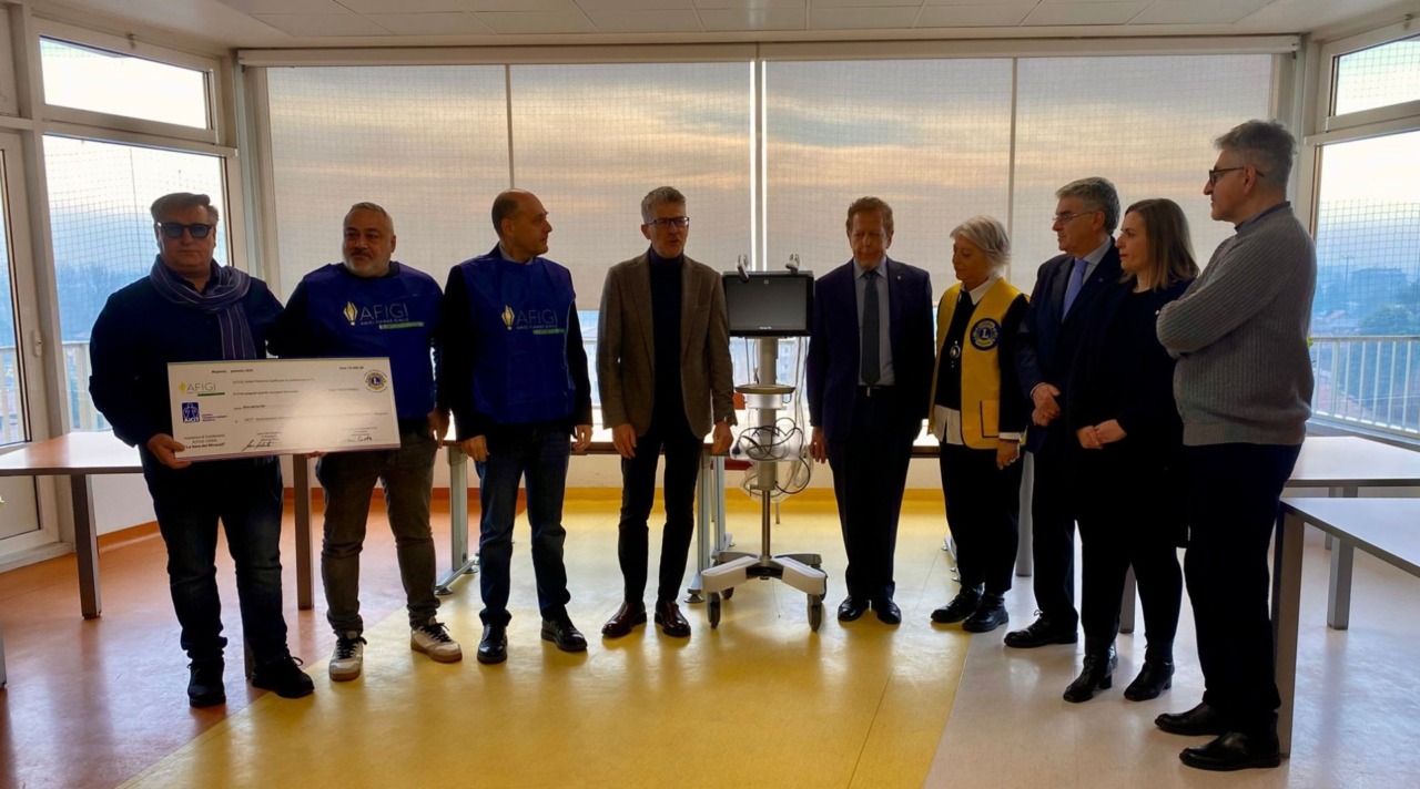 Un ecografo portatile per l’Oncologia del Fornaroli