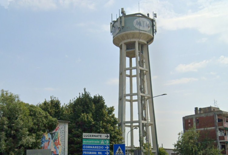 Fatta esplodere la storica torre dell’ex Mtm di Rho (il video)