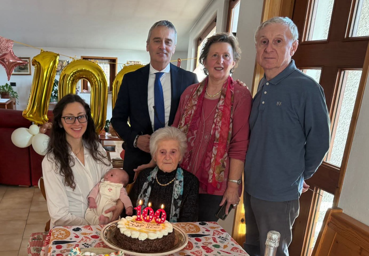 Nonna Dea ha compiuto cent’anni: “Il segreto? Amare e mangiare sano”