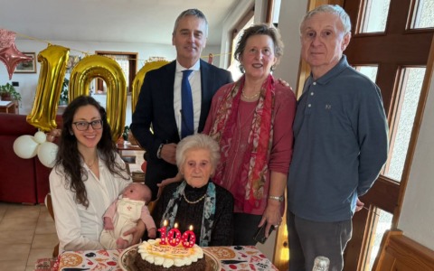 Nonna Dea ha compiuto cent’anni: “Il segreto? Amare e mangiare sano”