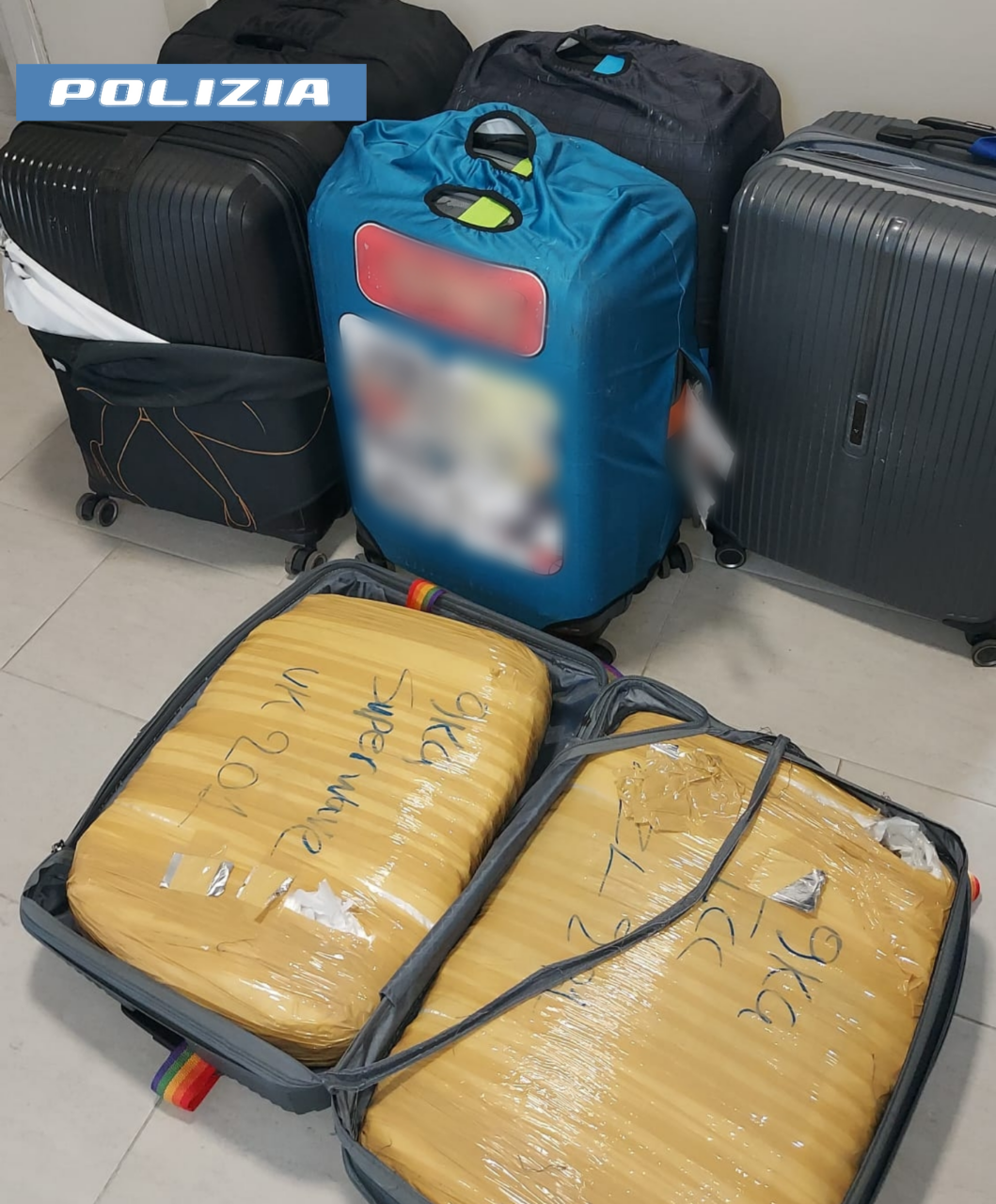 In hotel con 130 chili di Marijuana nelle valige: arrestati un uomo e una donna