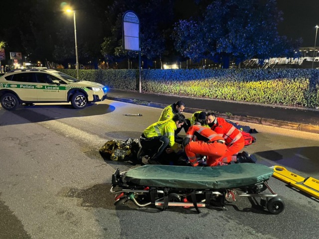 Investe una donna sulle strisce e scappa: denunciato uomo di 88 anni