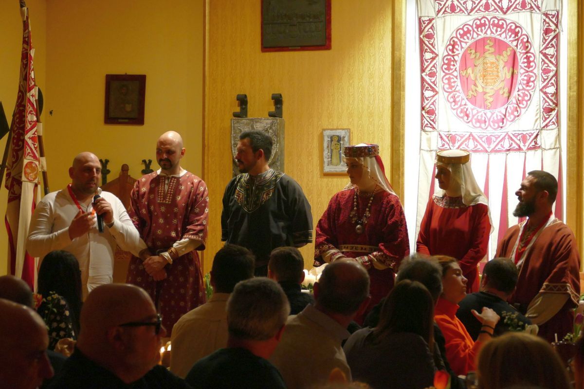Cena medievale per la Contrada di San Bernardino