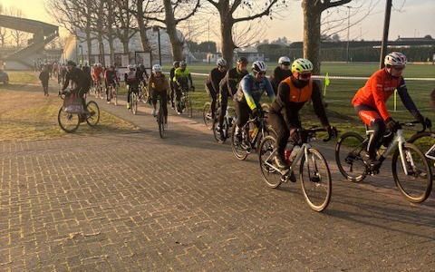 Quasi 300 ciclisti al debutto della Ducarando a Parabiago