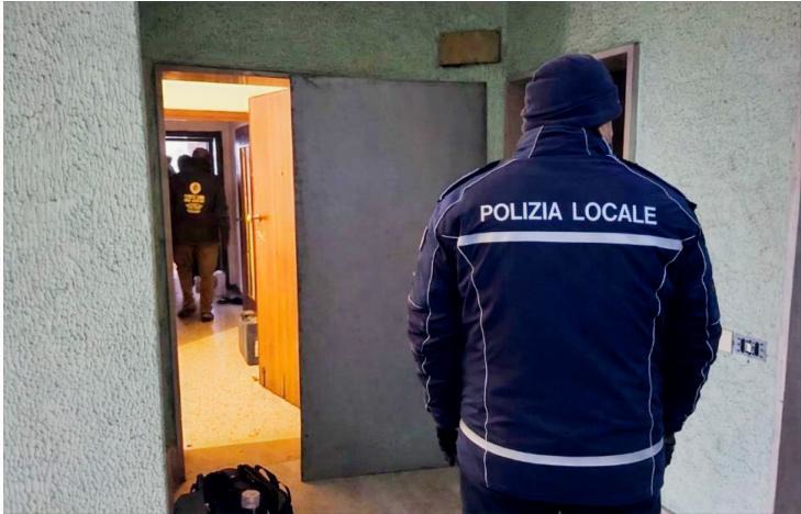 Un altro alloggio sgomberato dalla Polizia Locale