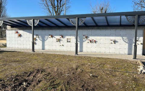 Terminata la nuova pensilina  del cimitero