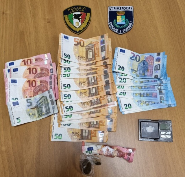 Fermati  da un pattuglia  con droga e contanti