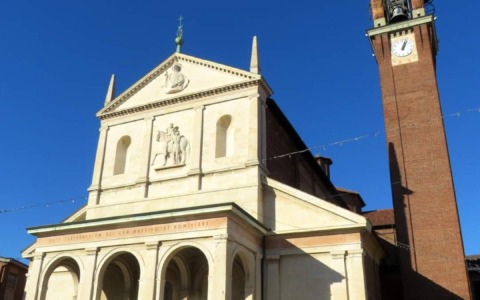 Ladri in parrocchia: via 2.500 euro di offerte