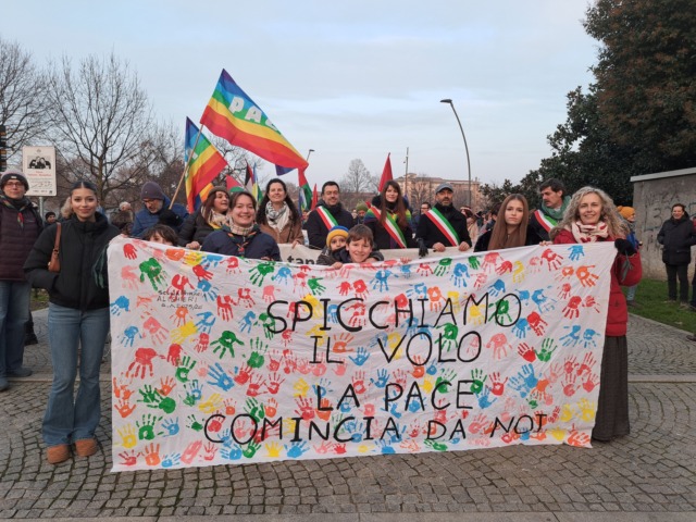 In piazza in difesa della pace e dei diritti umani