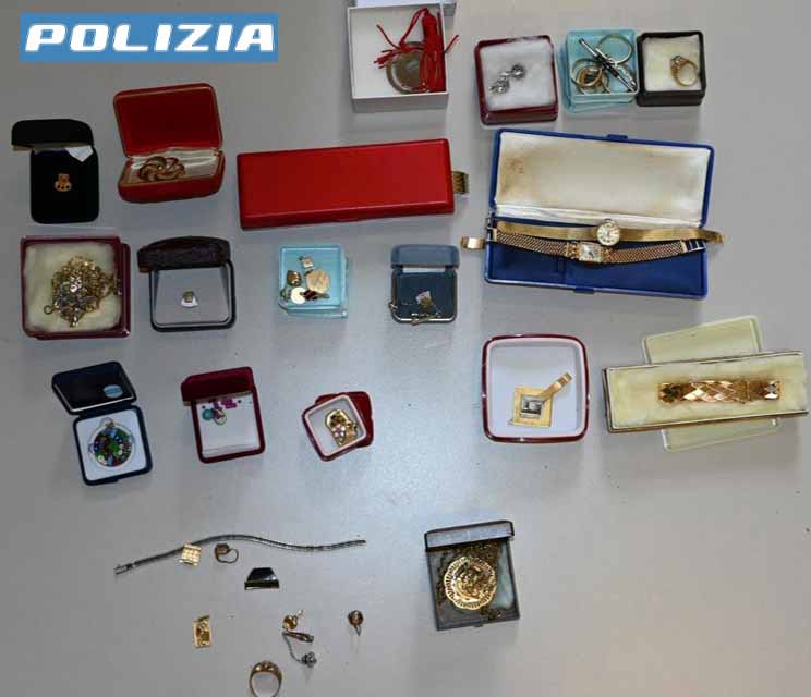 Truffa ai danni di una anziana: recuperati diversi monili in oro