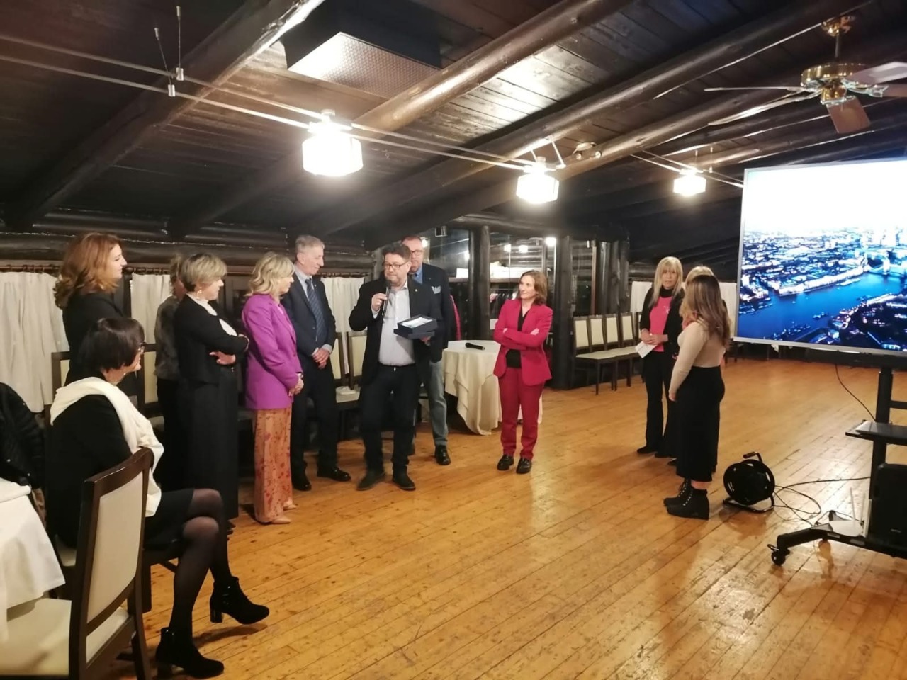 “Il coraggio di splendere”, laboratorio di skin care e make-up per donne che stanno affrontando o hanno affrontato il tumore al seno