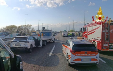 Incidente in Tangenziale Ovest: chiusa in direzione Nord
