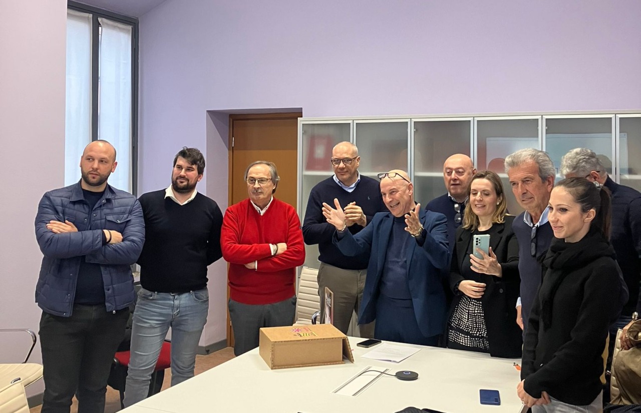 Il sindaco Del Gobbo saluta il sindaco di Ville de Magenta