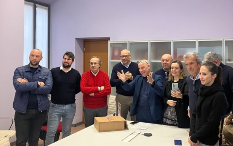 Il sindaco Del Gobbo saluta il sindaco di Ville de Magenta