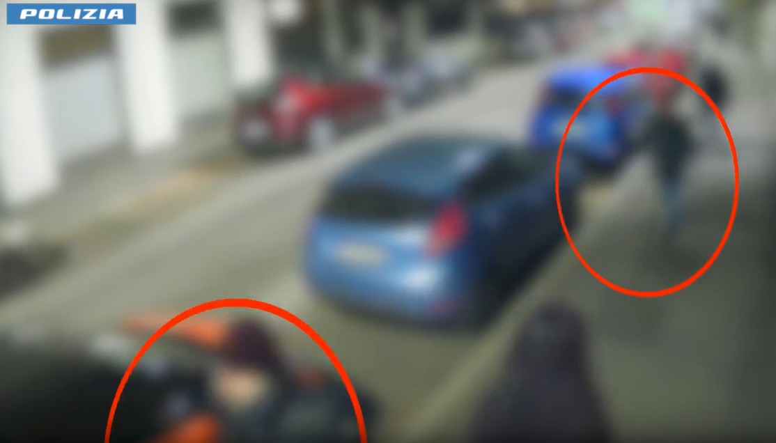 Rapina con la pistola: arrestate tre persone