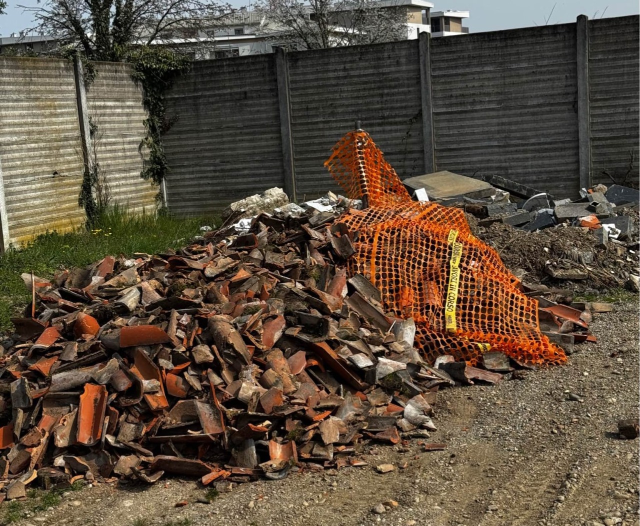 Sversamento di macerie: individuati e denunciate due persone