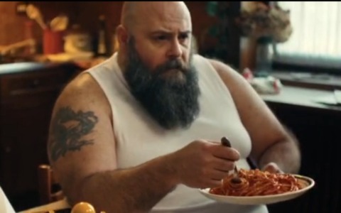 Cristian, l’italiano medio nel video della canzone di Sayf