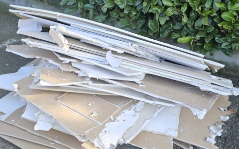 Abbandono di rifiuti: individuate tre persone grazie alle telecamere