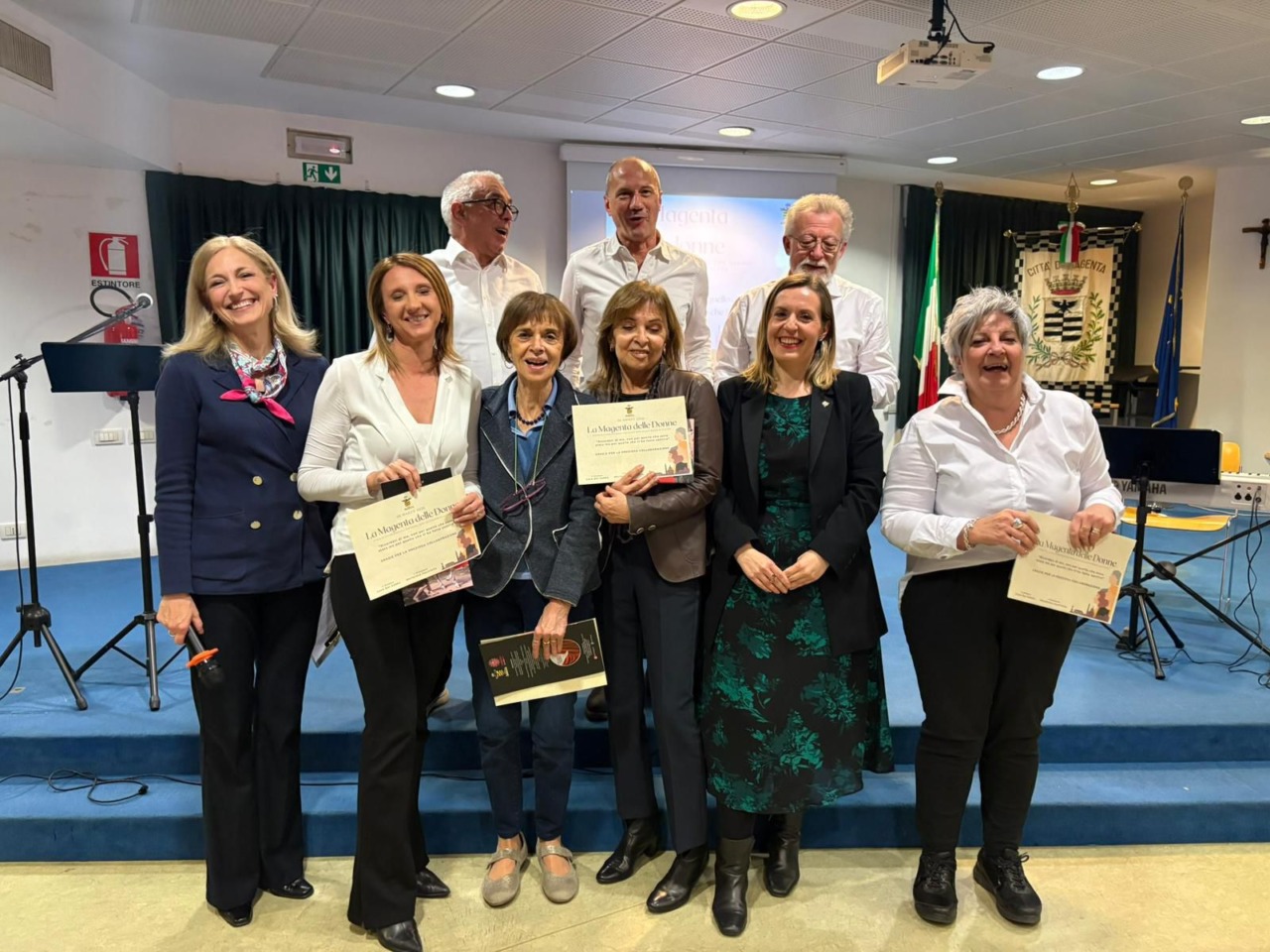 contest la magenta delle donne