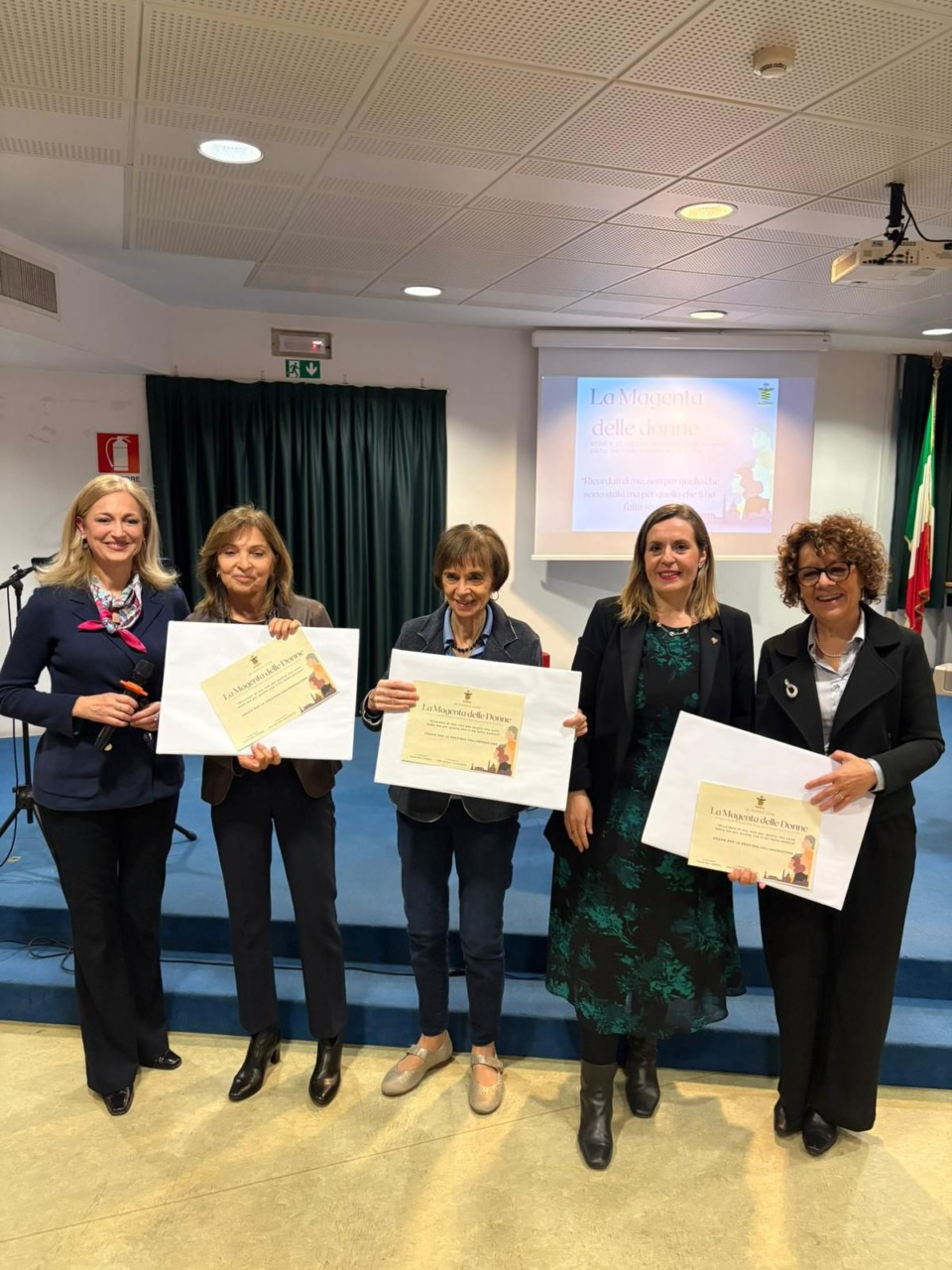 contest la magenta delle donne