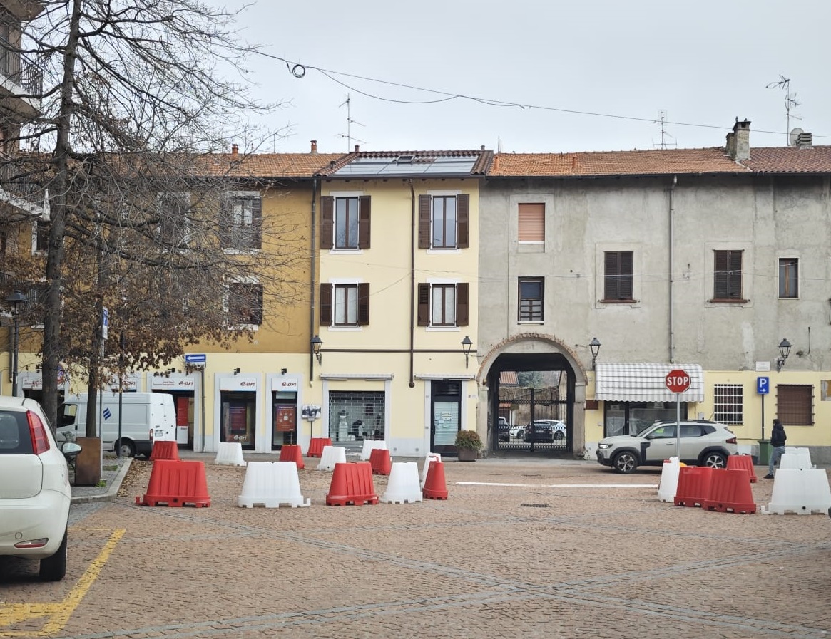 Piazzetta Dugnani, 252 le firme per la petizione