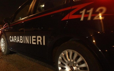 Con la droga su uno scooter rubato: due giovani nei guai