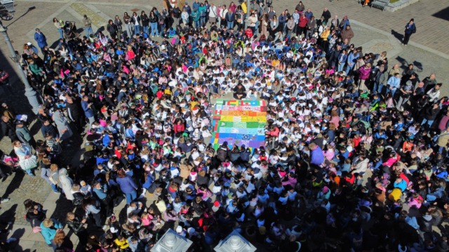 Gande partecipazione alla Marcia della pace dell’Istituto comprensivo di Sedriano